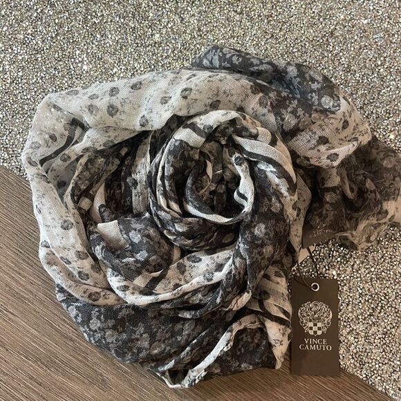 Vince camuto logo scarf black white gray NWT‎ - Picture 2 of 6
